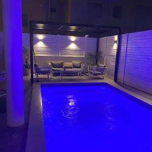 Luxury Duplex With Private Pool וילה